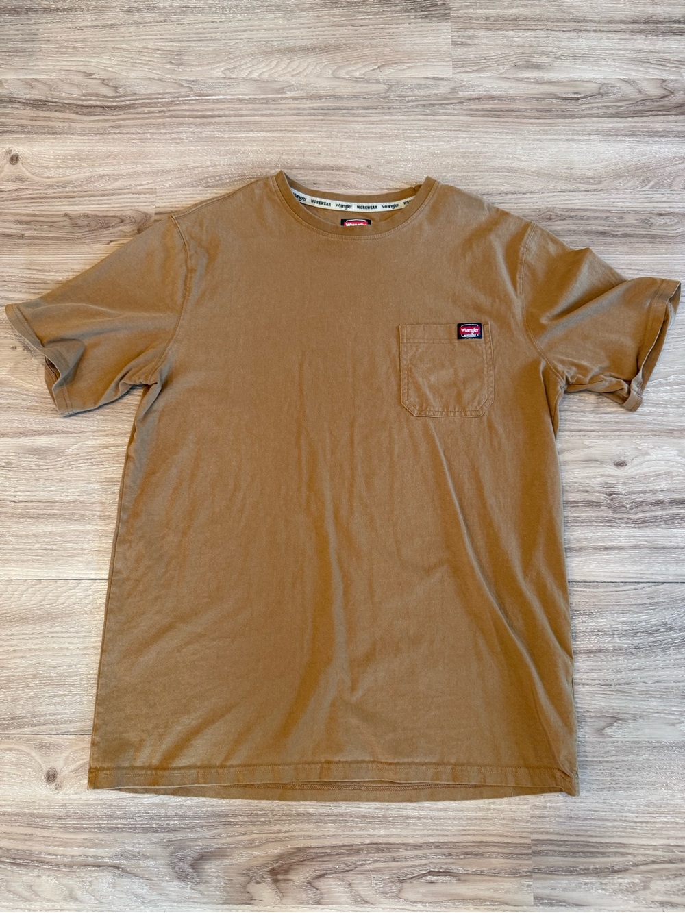 Wrangler Short-Sleeve Pocket T-Shirt - Brown